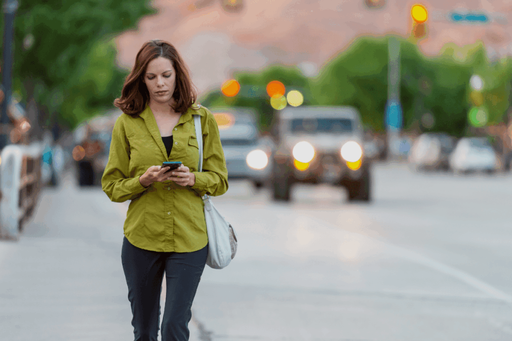 Who Can Be Held Liable For a Distracted Walking Accident in South Florida
